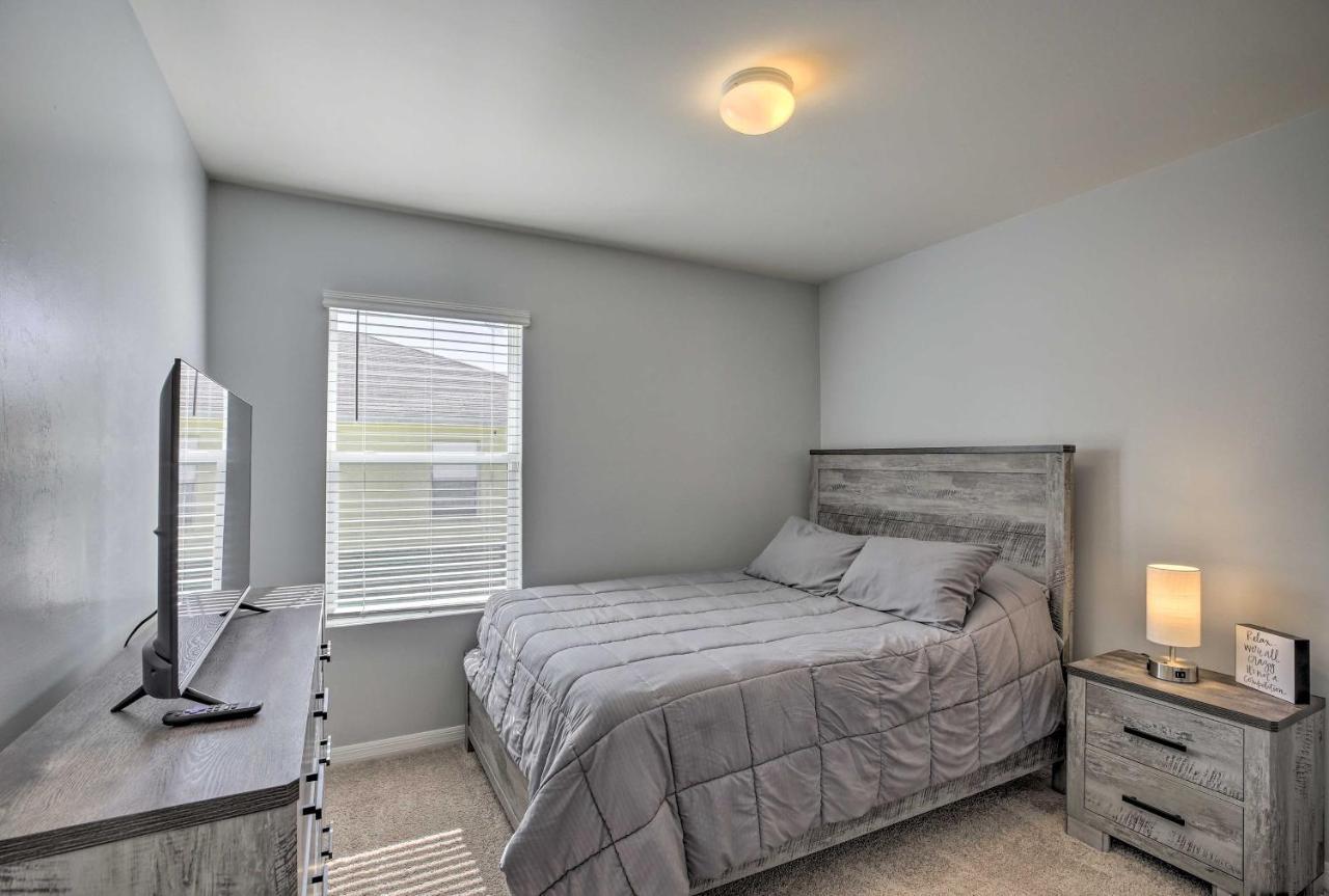 Modern Home With Heated Pool, 3 Mi To Beach Cape Coral Eksteriør billede