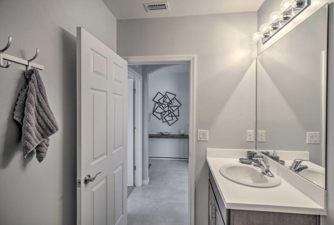 Modern Home With Heated Pool, 3 Mi To Beach Cape Coral Eksteriør billede